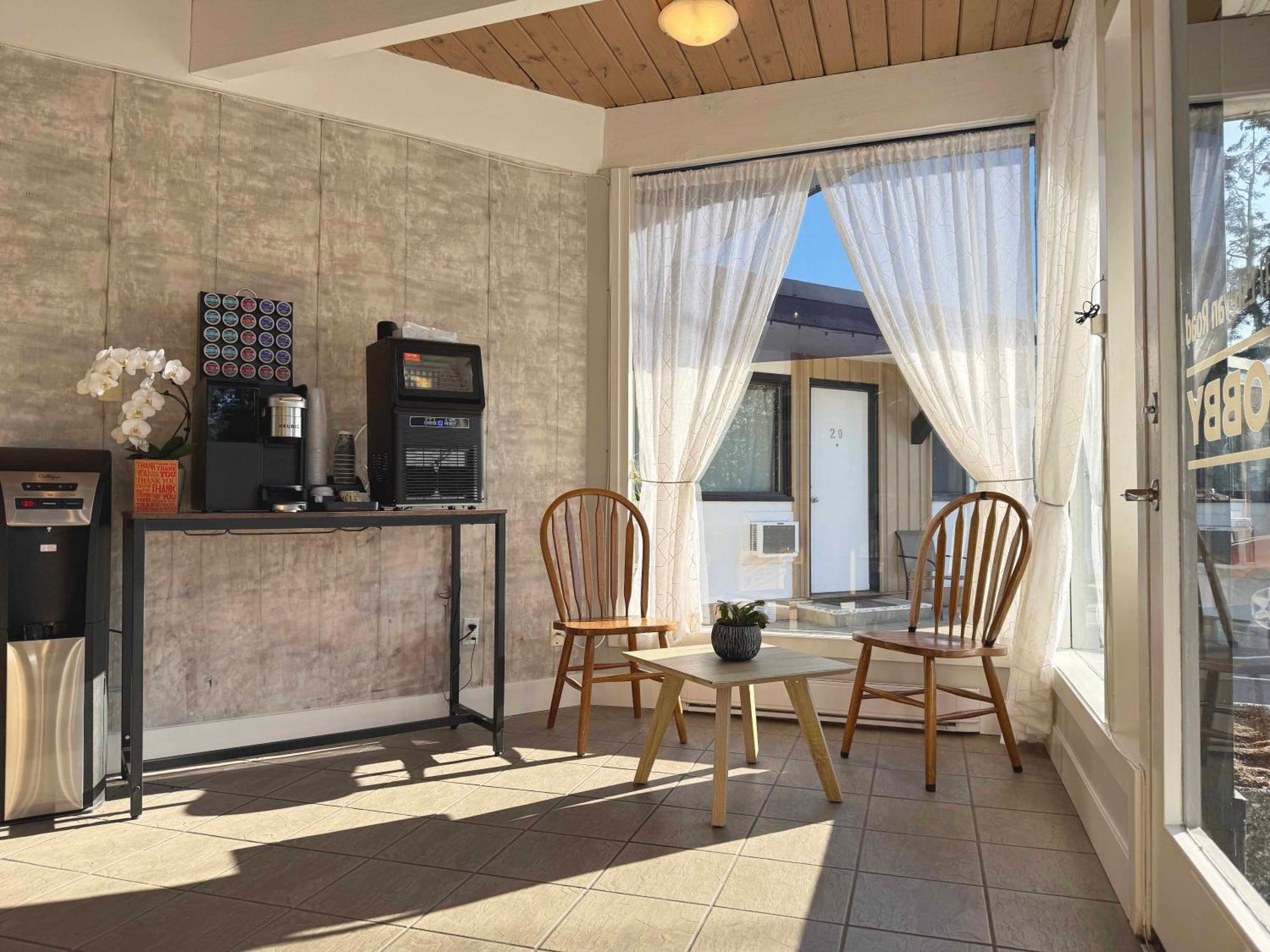 Departure Bay Motel Нанаймо Экстерьер фото